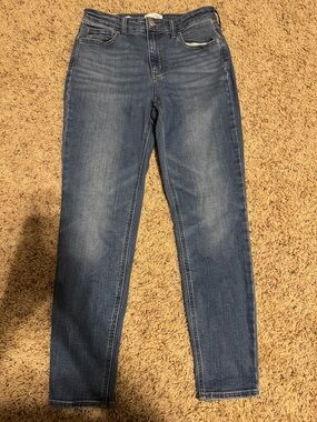 Universal Thread Skinny Jeans in Medium Blue Wash